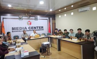 Anggota Bawaslu Kabupaten Wonogiri dalam Rakor PDPB Triwulan IV