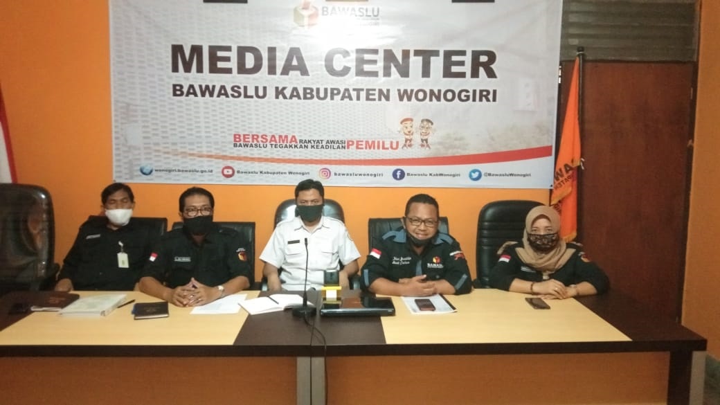 BAWASLU WONOGIRI IKUTI RAKOR DARING PERSIAPAN PENGAWASAN TAHAPAN LANJUTAN PILKADA 2020