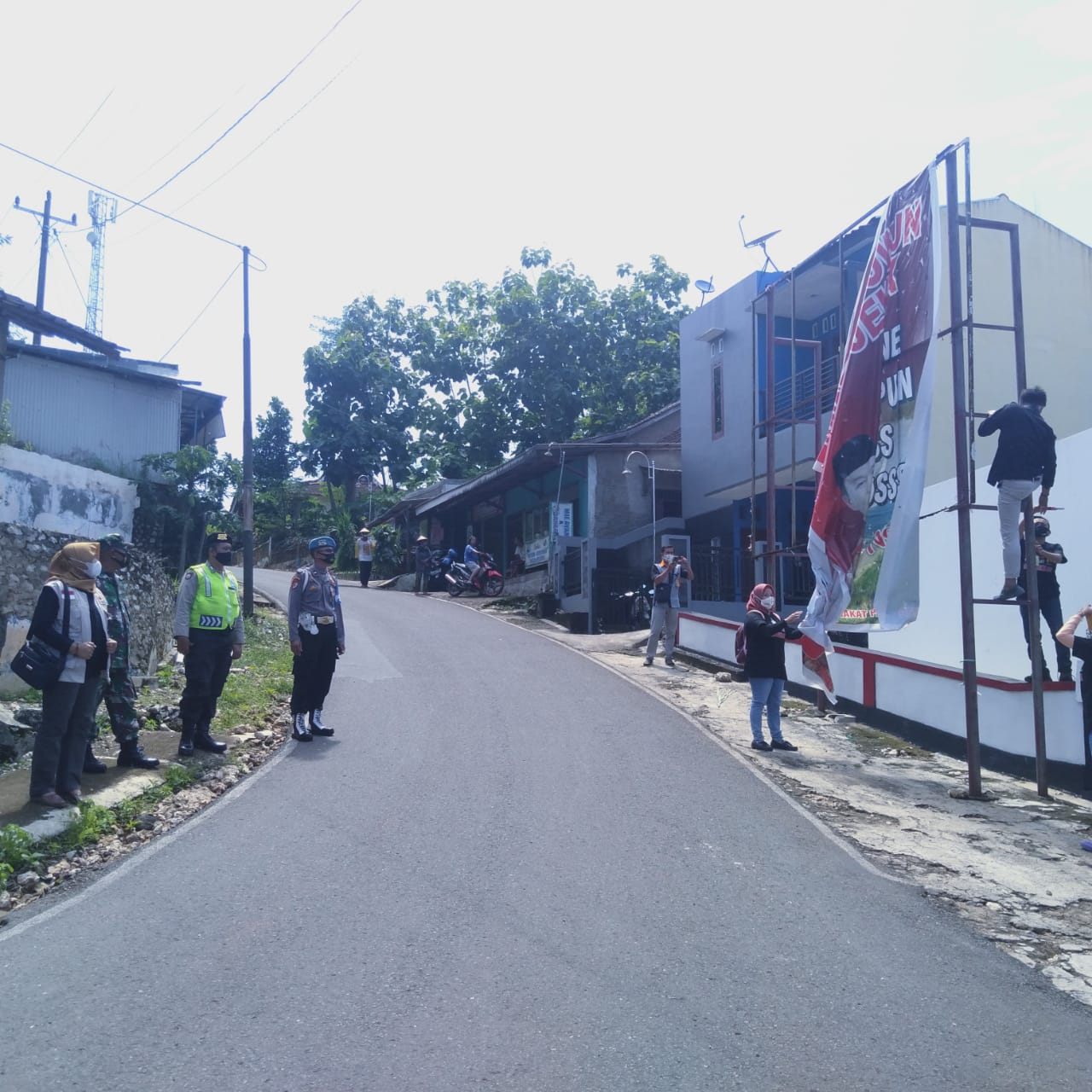 MASUKI HARI TENANG, BAWASLU BERSIHKAN APK DAN BK