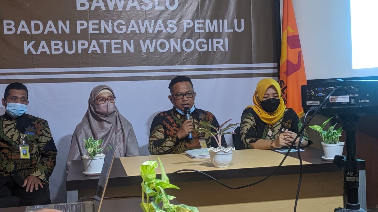 Tingkatkan Kapasitas SDM, Bawaslu Wonogiri hadirkan Dosen Psikolog