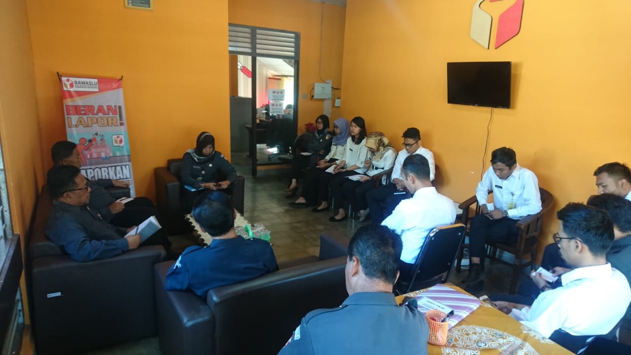 BAWASLU WONOGIRI GELAR APEL PAGI DAN RAPAT KOORDINASI