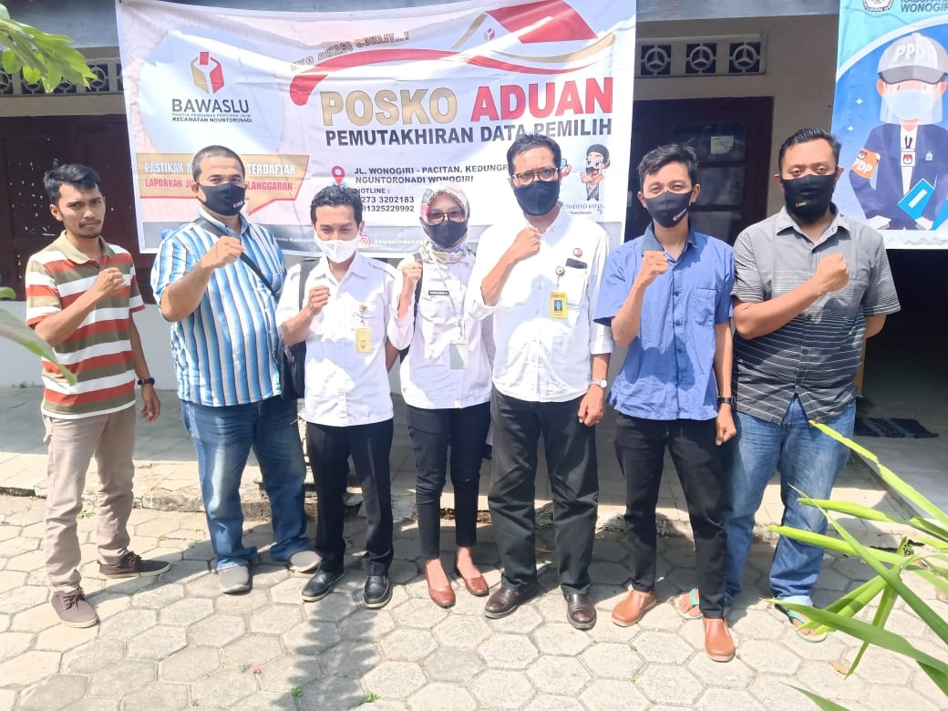 BAWASLU WONOGIRI LAKUKAN MONITORiNG PENGAWASAN LAPORAN COKLIT DI 7 DAERAH KECAMATAN