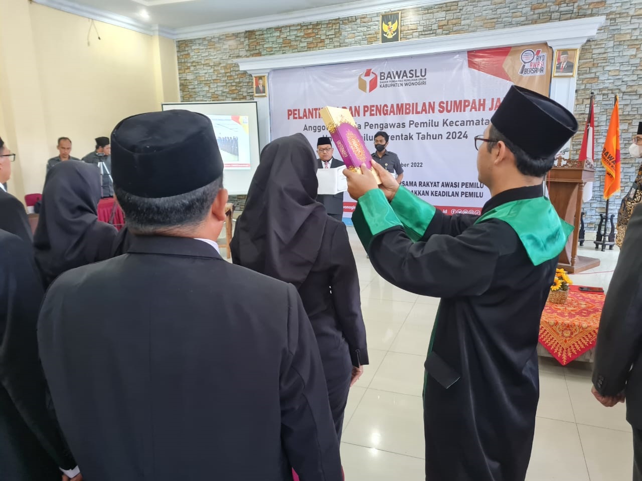 BAWASLU WONOGIRI RESMI LANTIK 75 ANGGOTA PANWASCAM