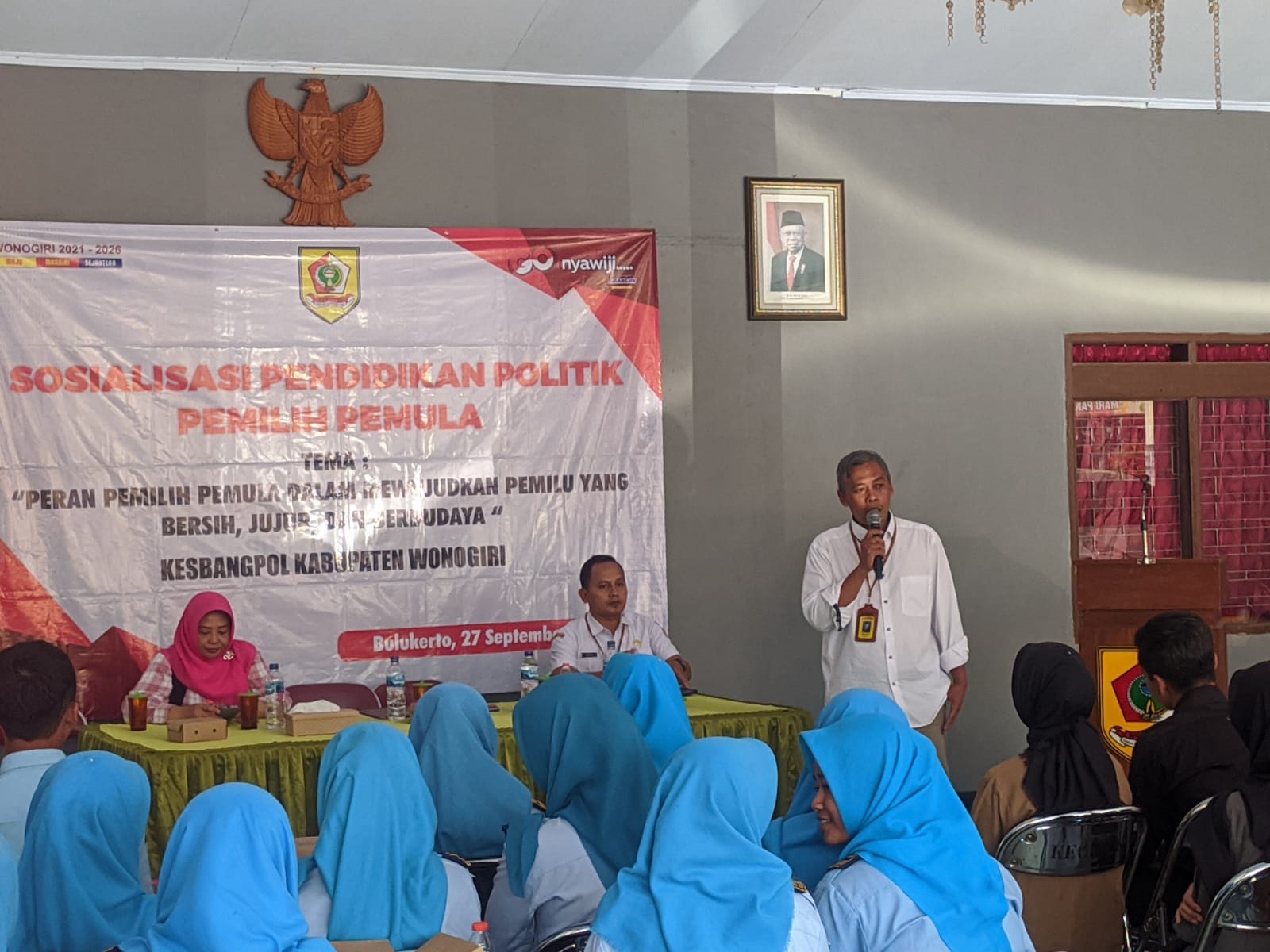 Tingkatkan Pendidikan Pemilih Pemula, Ambar Hadiri Sosialisasi di Bulukerto