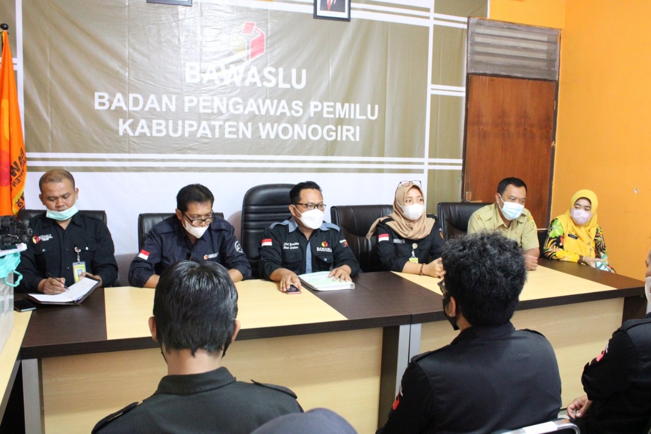 TERIMA PNS DARI PEMDA : BAWASLU PERKENALKAN KORSEK DAN BPP BARU