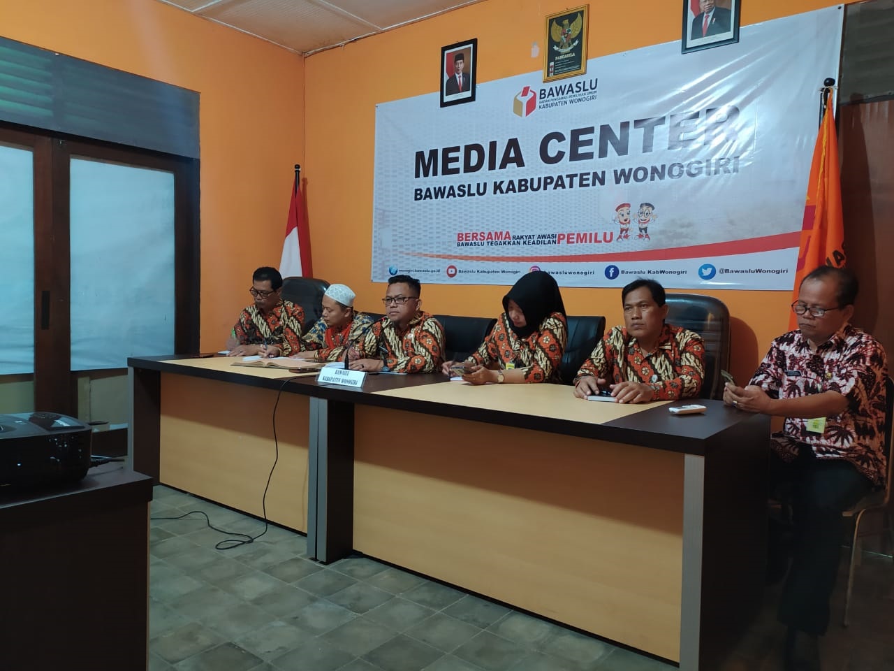 BAWASLU WONOGIRI IKUTI VIDEO CONFERENCE YANG DIGELAR BAWASLU PROVINSI JAWA TENGAH