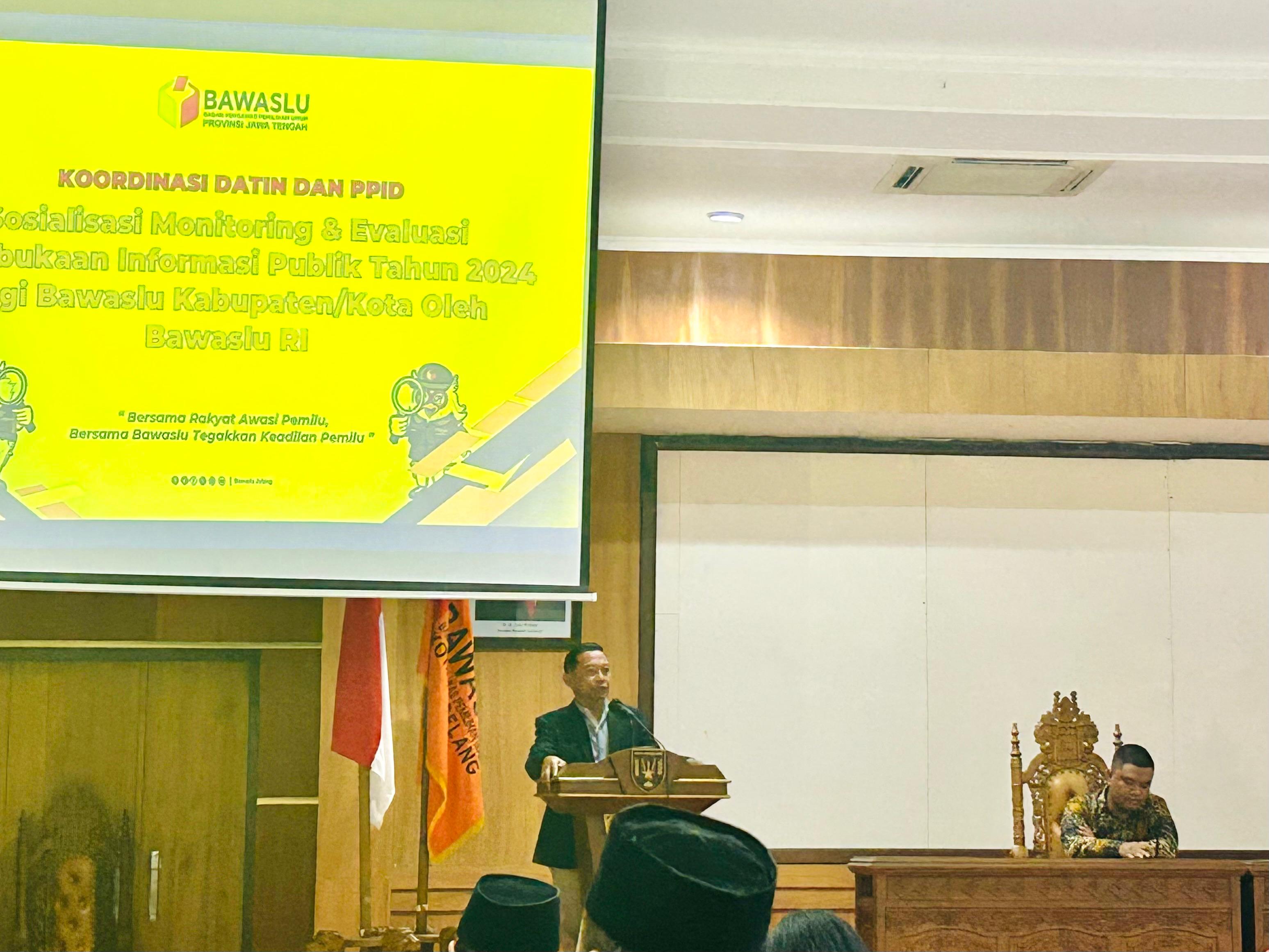 Sosiawan, Anggota Bawaslu Jawa Tengah membuka kegiatan Koordinasi Datin dan PPID dengan tema Sosialisasi Monitoring dan Evaluasi Keterbukaan Informasi Publik Tahun 2024