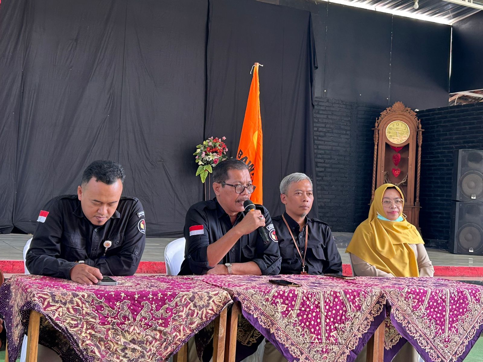 Ketua Bawaslu Kabupaten Wonogiri, Antonius Joko Wuryanto saat Memberikan Sambutan pada Pembukaan Acara Rakorwil Simulasi Penanganan Pelanggaran