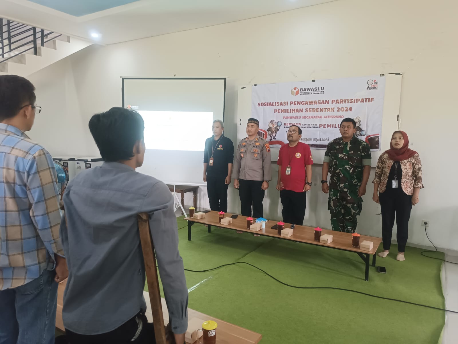 Ambar Endro S (Komisioner Bawaslu Kabupaten Wonogiri) saat Menjadi Narasumber di Acara Sosialisasi Pengawas Partisipatif di Kecamatan Jatisrono.