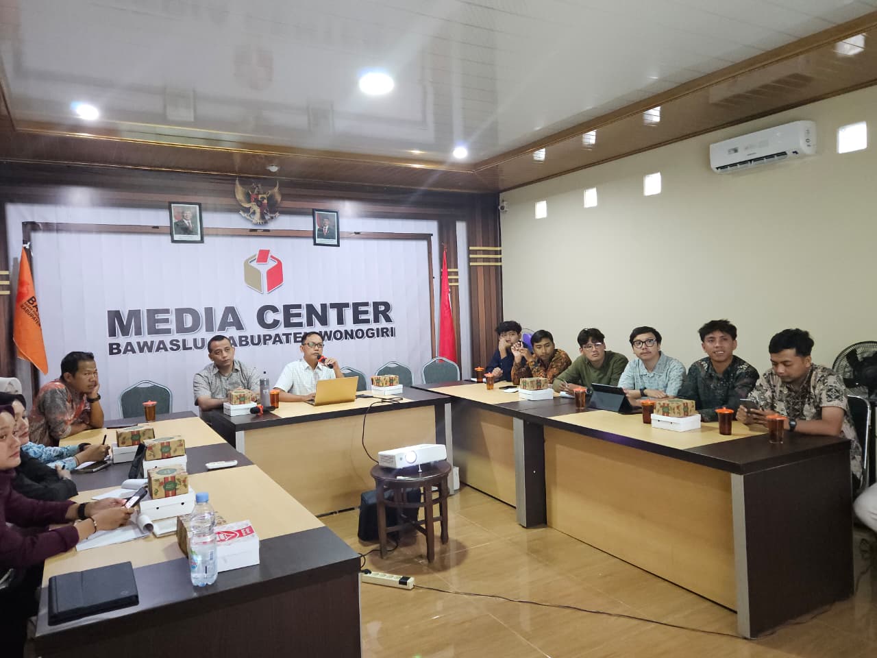 Anggota Bawaslu Kabupaten Wonogiri dalam Rakor PDPB Triwulan IV