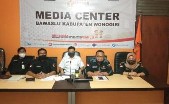 BAWASLU WONOGIRI IKUTI RAKOR DARING PERSIAPAN PENGAWASAN TAHAPAN LANJUTAN PILKADA 2020
