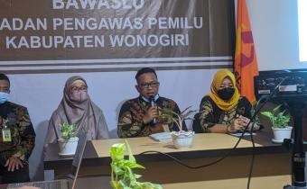 Tingkatkan Kapasitas SDM, Bawaslu Wonogiri hadirkan Dosen Psikolog