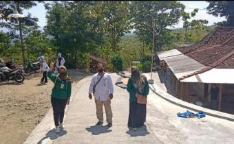 Mendaki Lereng gunung Payung, Panwascam Baturetno Awasi Coklit