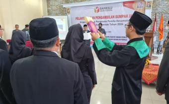 BAWASLU WONOGIRI RESMI LANTIK 75 ANGGOTA PANWASCAM