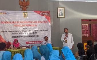 Tingkatkan Pendidikan Pemilih Pemula, Ambar Hadiri Sosialisasi di Bulukerto