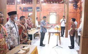 Ketua Bawaslu Hadiri Pengukuhan & Penandatanganan Sekretariat PPK Se-Kab Wonogiri