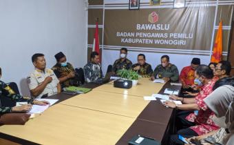 BAWASLU SOSIALISASIKAN PERATURAN DAN NON PERATURAN PEMILU