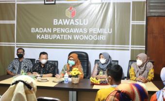 Kasek Provinsi Jateng Beri Motivasi Jajaran Sekretariat Bawaslu Wonogiri