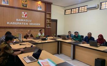 Validasi dan Verifikasi Data IKP (Indeks Kerawanan Pemilu) tahun 2024 di Bawaslu Sragen