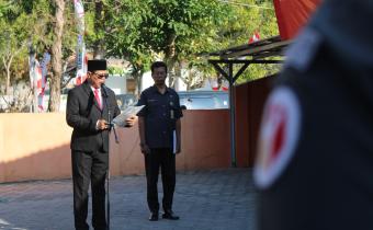 Ketua Bawaslu Kabupaten Wonogiri, Antonius Joko Wuryanto saat memberikan amanat pada upacara peringatan HUT RI ke-79, Sabtu (17/8/24)