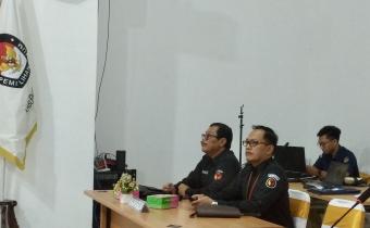 Ketua dan Anggota Bawaslu Kabupaten Wonogiri saat Menghadiri Rapat Pleno Terbuka Rekapitulasi dan Penetapan DPT, Selasa (17/9/2024).